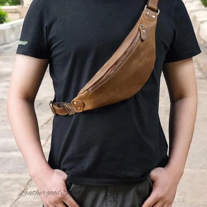 Mens leather crossbody bags - Image 5